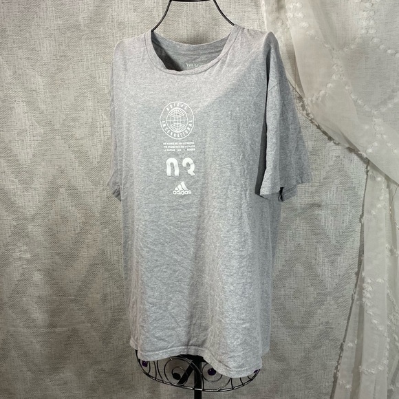 Adidas the go-to Tee grey crewneck t shirt size XL - Picture 2 of 6